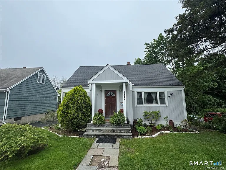 165 Greenfield Dr — Photo 1