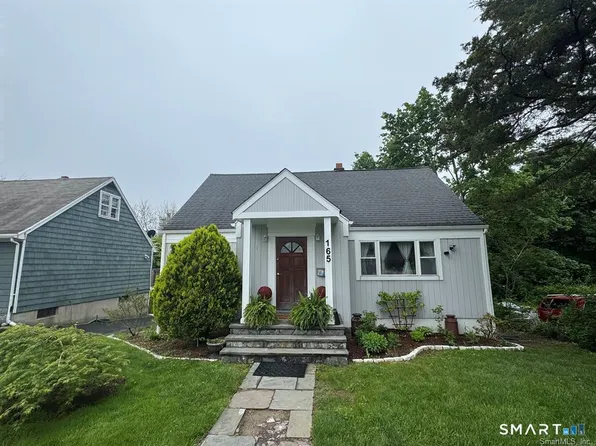 165 Greenfield Dr, Bridgeport, CT 06606