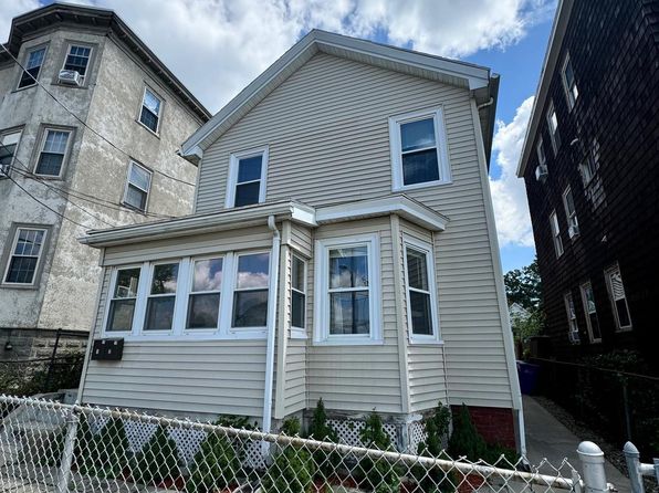12 Charles E Ryan Rd S