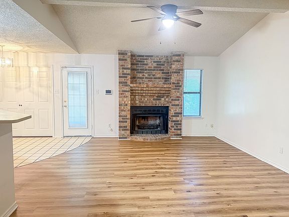 4th image of 1815 Cedarview Dr