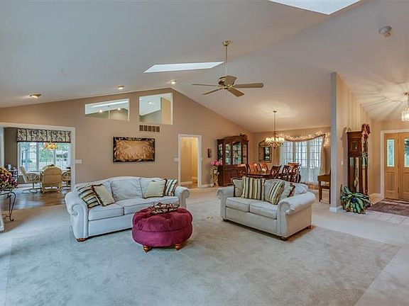 4th image of 21401 Kroft Dr