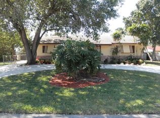 9014 Honeywell Rd, Lake Worth, FL 33467