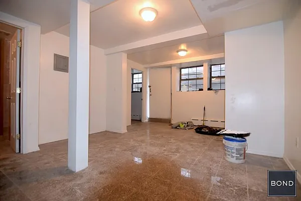 Rented by Bond New York | media 8