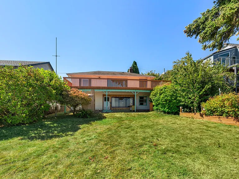 11016 Rainier Ave S — Photo 19