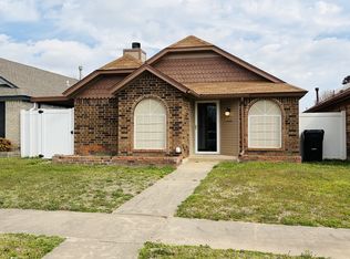 2138 Lonnie Ln, Moore, OK 73170