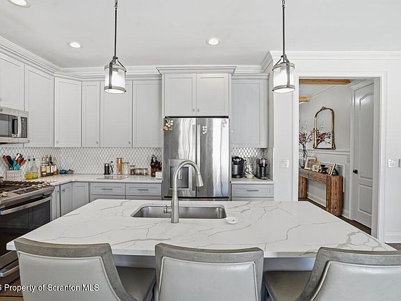 4th image of 252 Mountainview Dr