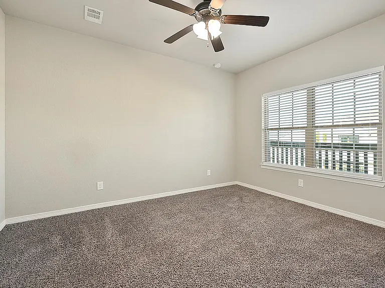 401 Ash St — Photo 12