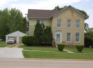 406 E Main St, Wyoming, IA 52362