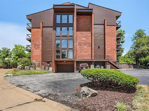 2nd image of 572 Coeur De Royale Dr APT 303