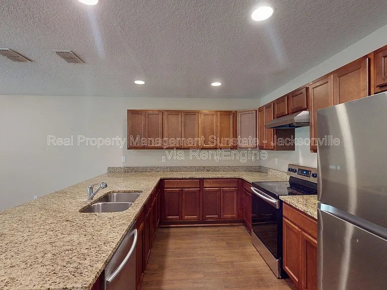 711 Cahoon Rd N — Photo 15