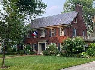 2357 Roxboro Rd, Cleveland Heights, OH 44106