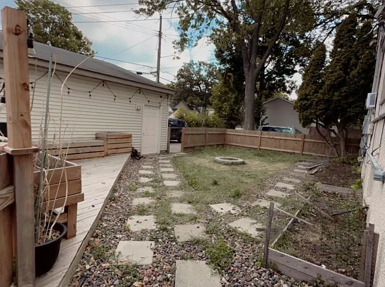 2804 E 44th St S — Photo 24