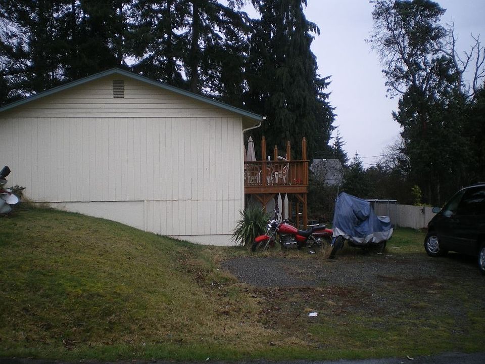 2nd image of 3464 S 162nd St