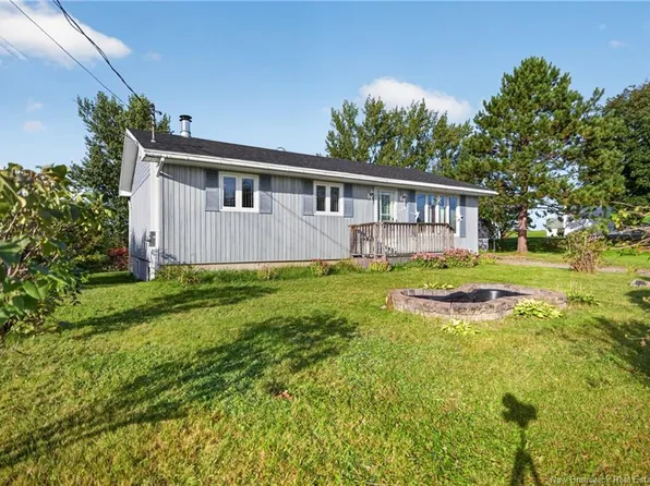 240 Smith Ct, Bathurst, NB E2A 6S6