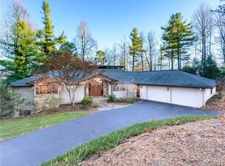 215 Maple Hill Dr, Flat Rock, NC 28731