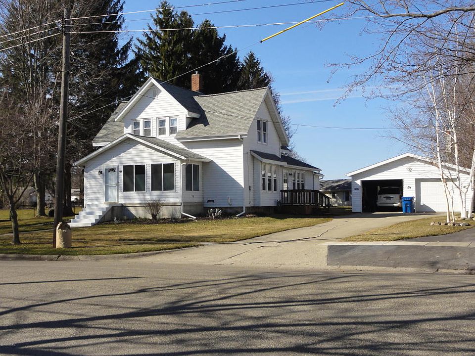 1st image of 601 Emmons St SE