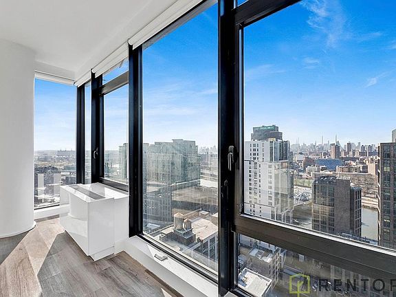5th image of 228 E 135th St #1530S