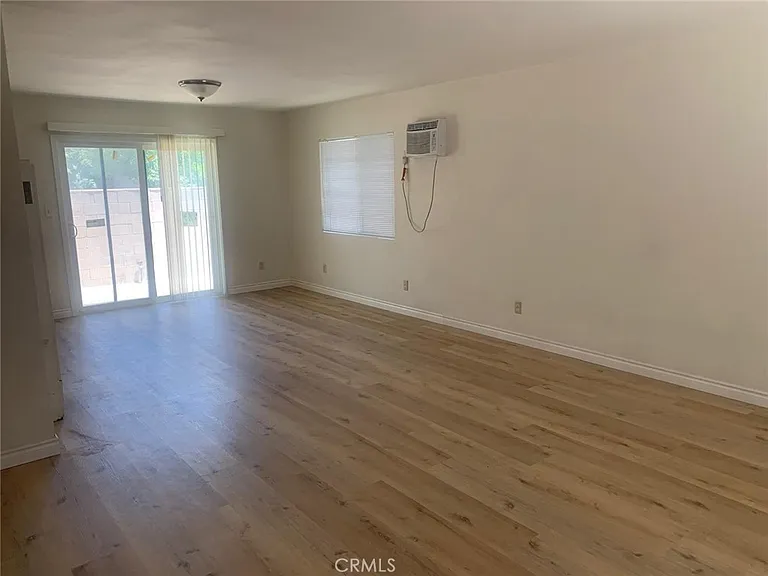 340 N Dalton Ave — Photo 9