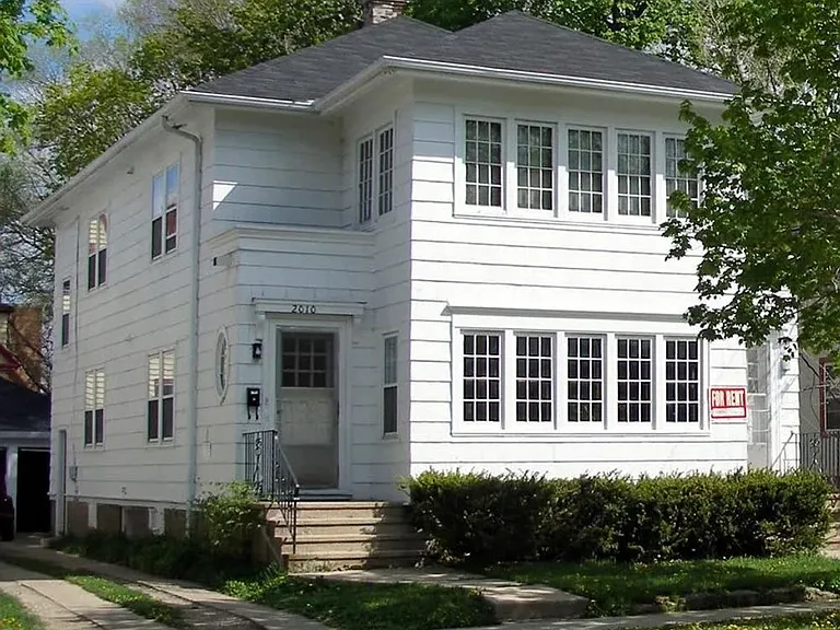 2008-2010 University Ave — Photo 1