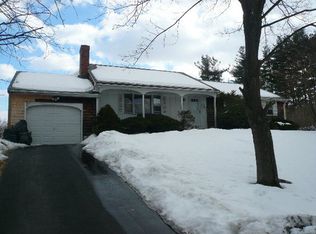 31 Downing Cir, Bloomfield, CT 06002