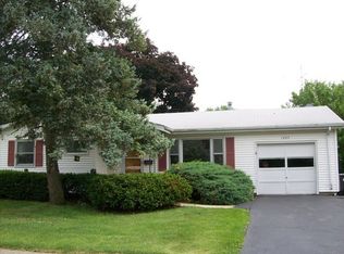 1203 E 19th St, Sterling, IL 61081