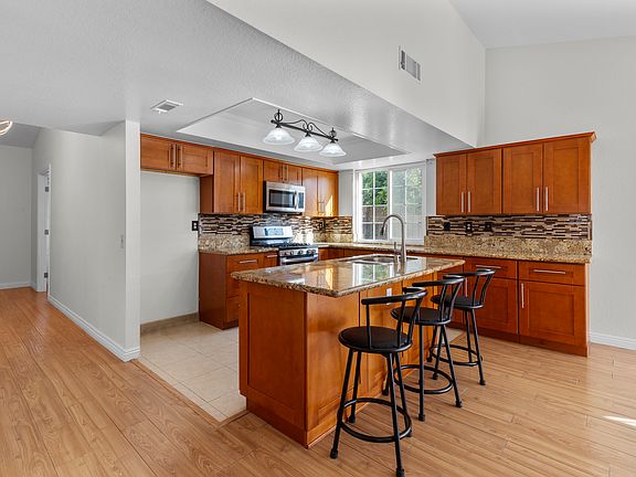 2nd image of 9254 Flax Pl