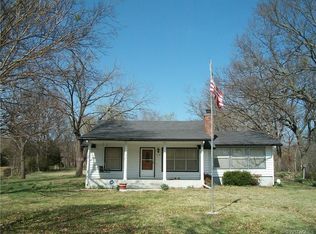 210 Rogers Ave, Spavinaw, OK 74366
