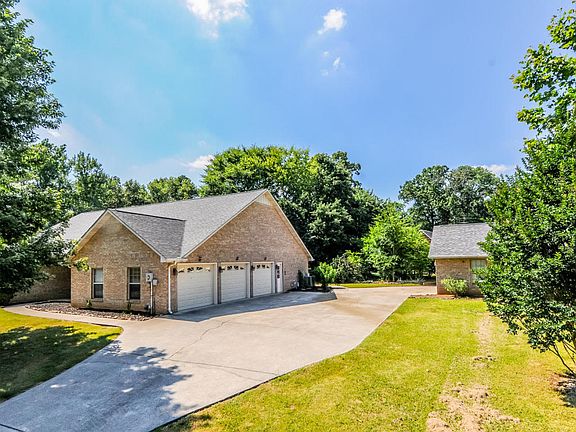 2nd image of 2437 Dublin Dr
