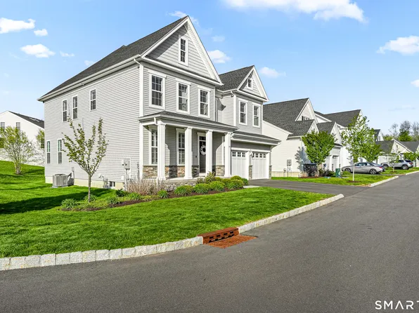 19 Enclave Circle #19, Newtown, CT 06470
