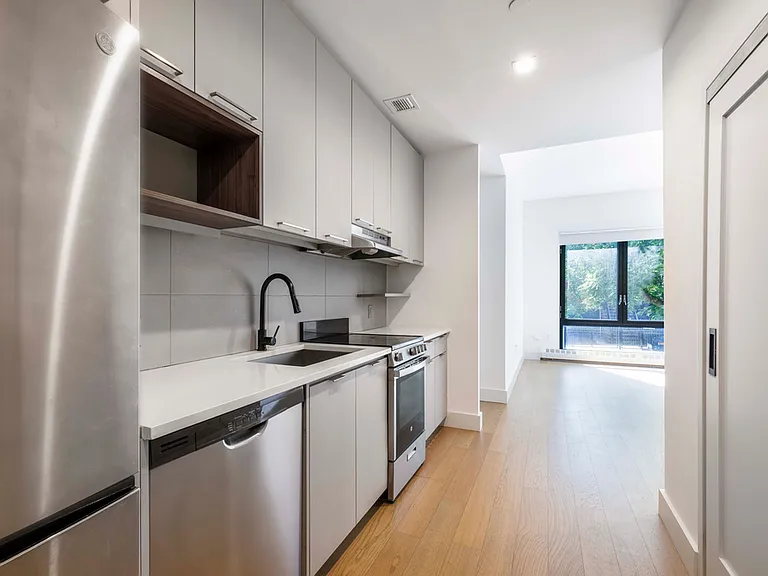 176 Woodward Ave #230 — Photo 1