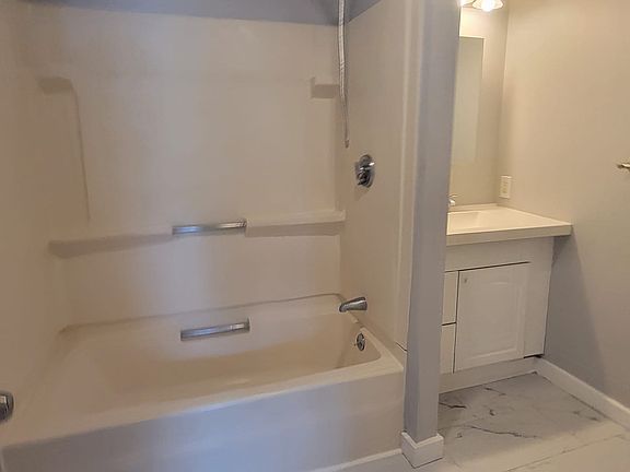 3rd image of 29 Pleasant Pl APT 2