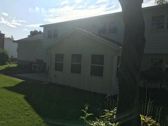 3rd image of 2070 Southwood Ave