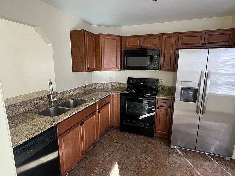 228 Abingdon Cir — Photo 9