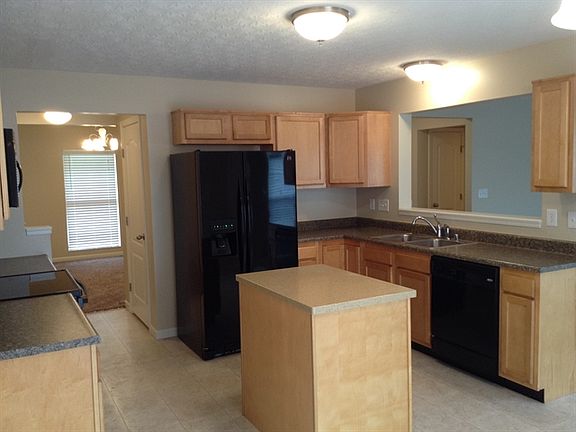 4th image of 4854 Far Hills Dr