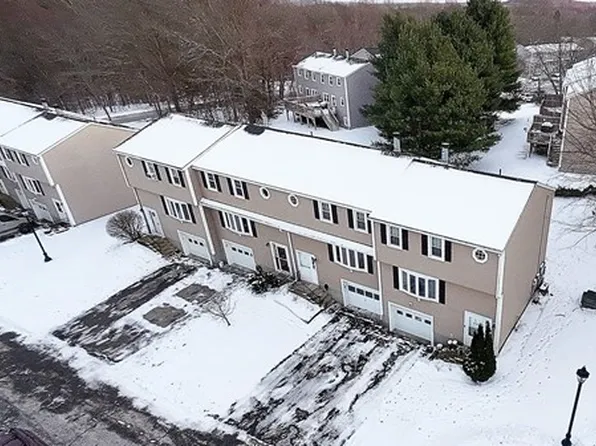 14 Meetinghouse Ln #14, Millbury, MA 01527