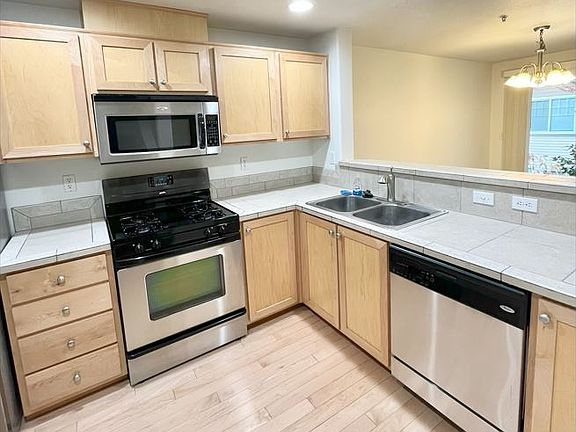 4th image of 10775 SW Canterbury Ln Suite 102