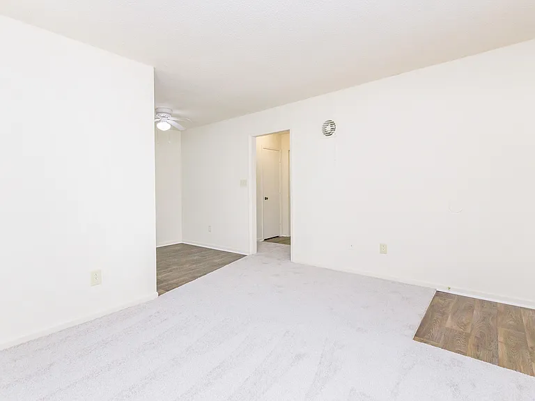 Belmont Heights Apartments & Townhomes — Photo 51