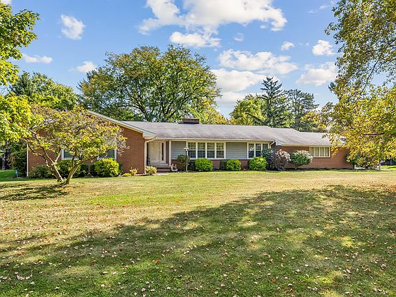 2nd image of 1206 Kingwood Dr