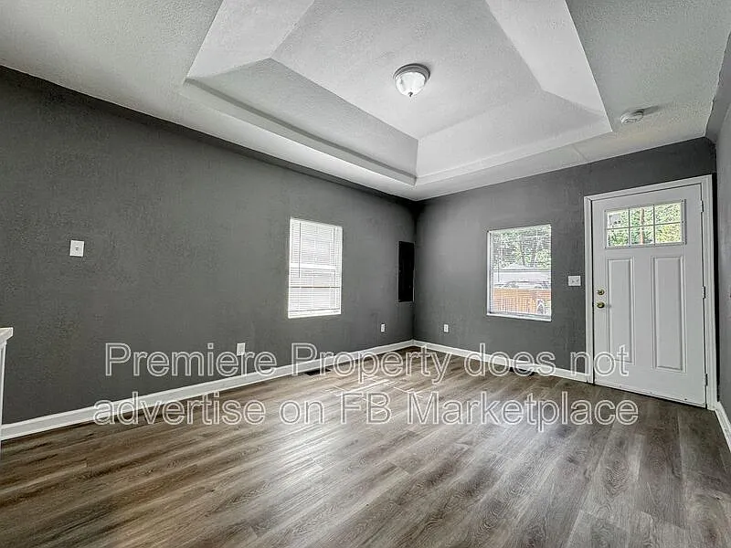2 bed, 1.0 bath, 720 sqft, $1,035 — Photo 2