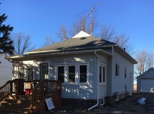 208 2nd St, Lohrville, IA 51453
