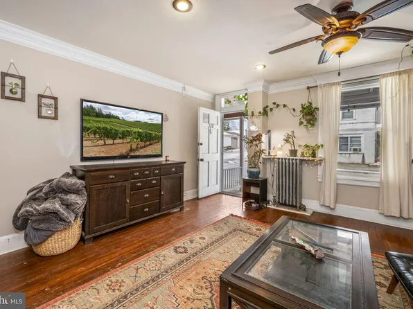 328 Emmett St, Phoenixville, PA 19460