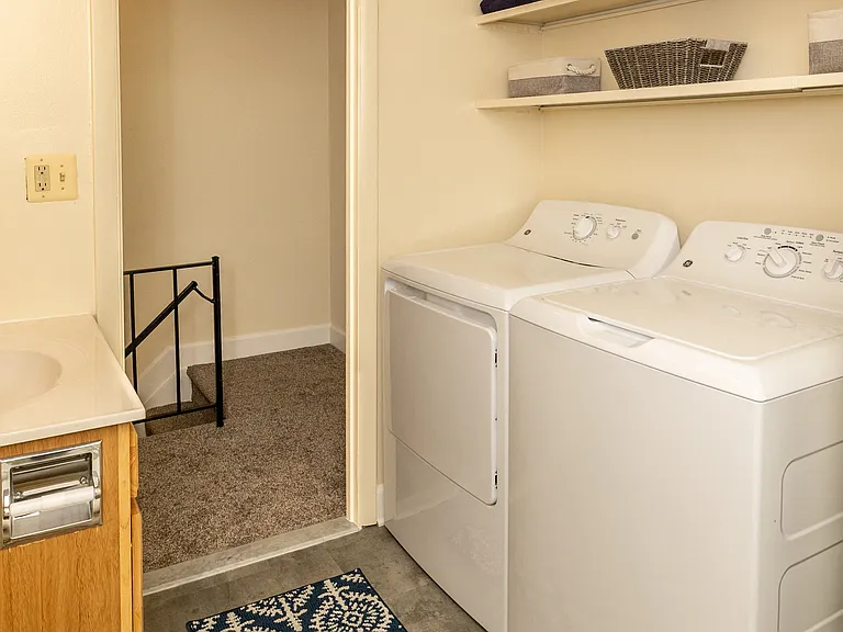 Seven Oaks Townhomes — Photo 10