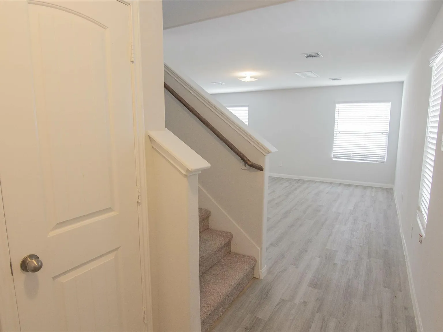 3 bed, 2.5 bath, 1539 sqft, $1,870 — Photo 4