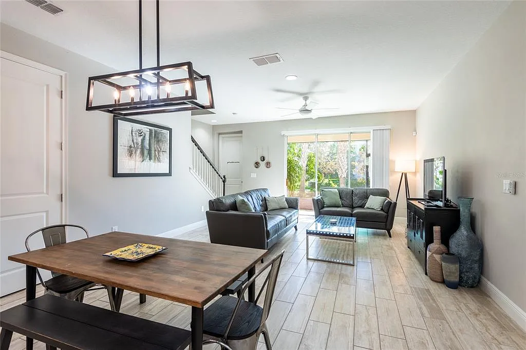 3 bed, 2.5 bath, 1961 sqft, $2,750 — Photo 3