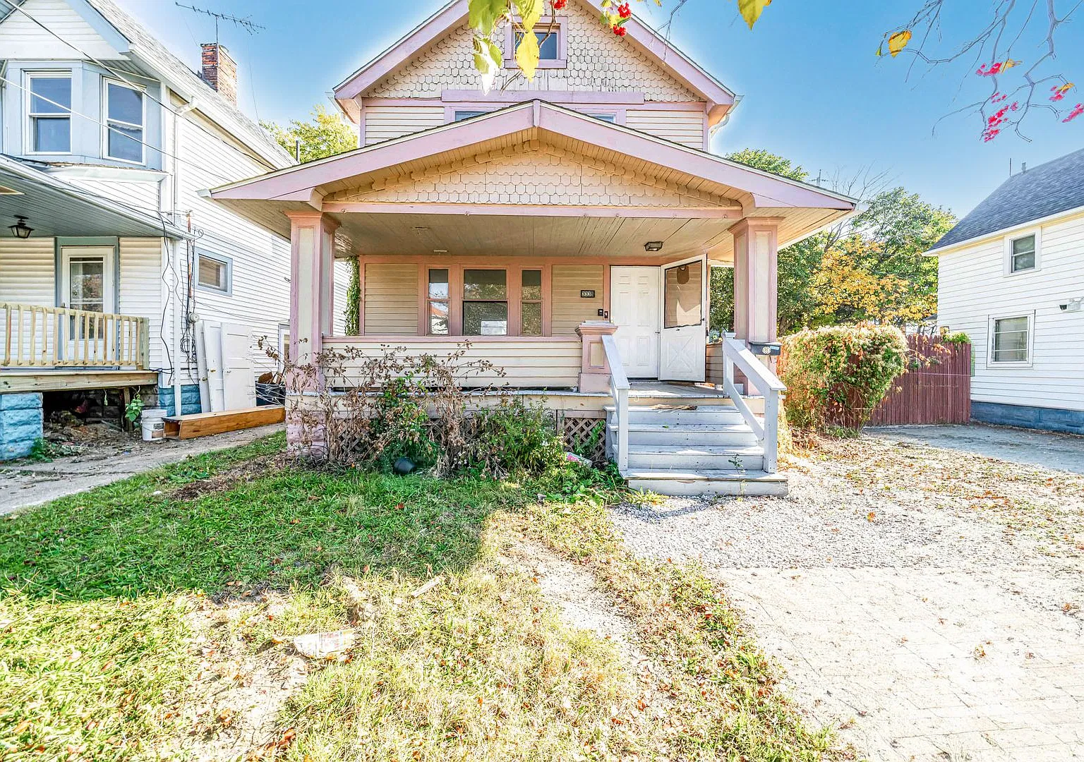 Beautifully Renovated Home in Prime Location — Photo 3