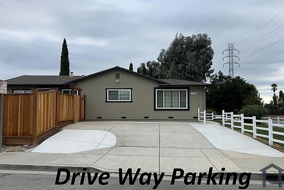 3rd image of 1634 Barberry Ln
