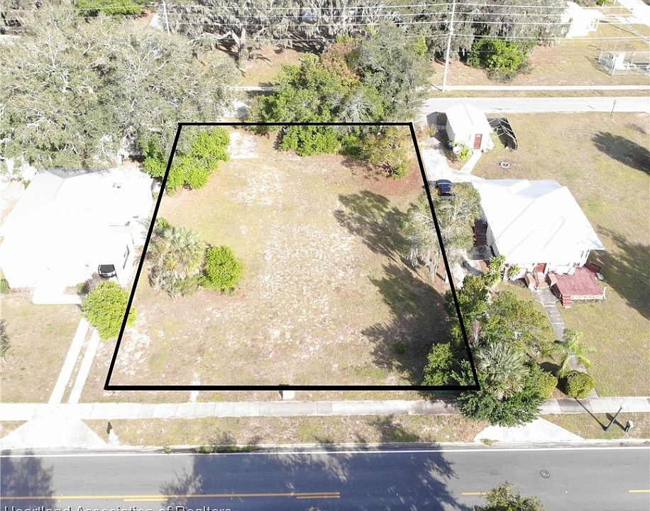 1st image of 2380 Lakeview Dr