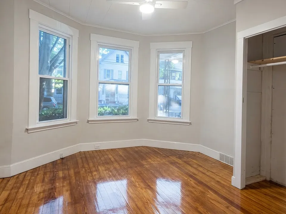 69 Bassett St #1