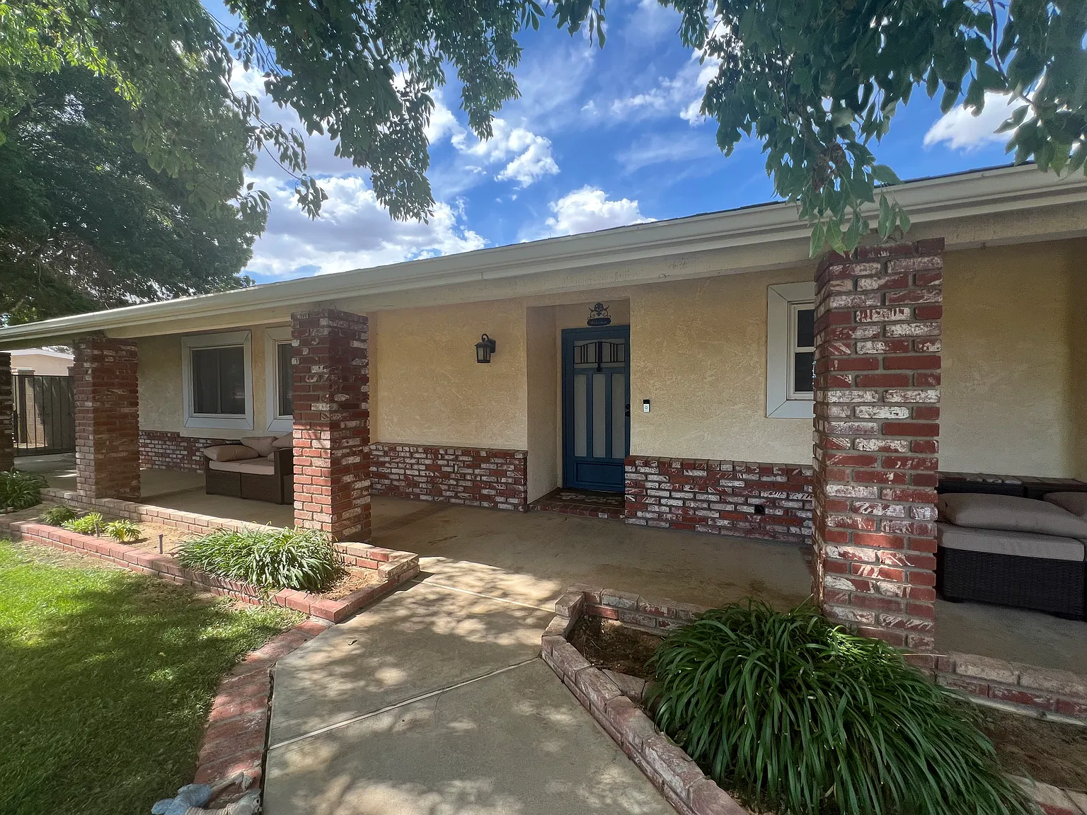 3 bed, 1800 sqft, $2,295 — Photo 1