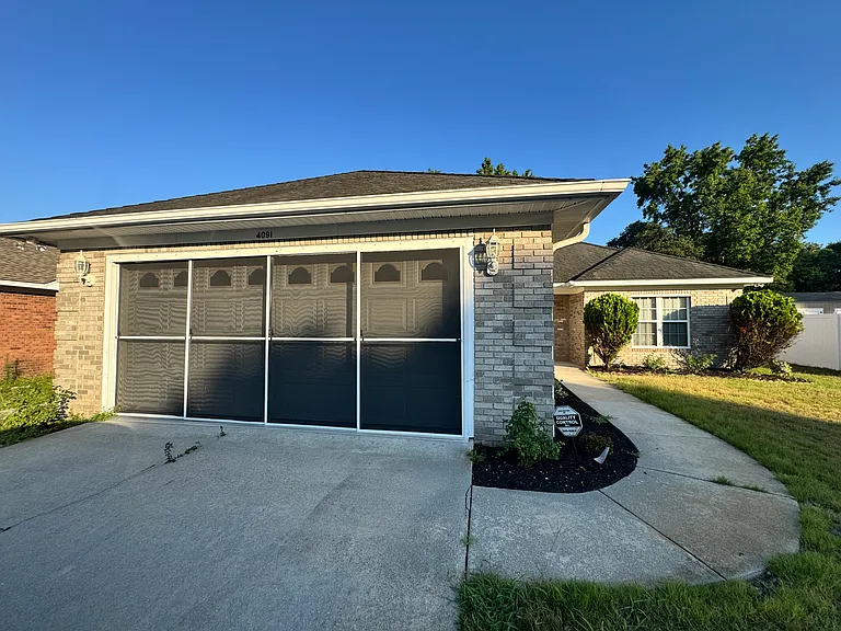 4091 Lakeshore Dr — Photo 3